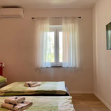Boutique With Private Heated Pool *