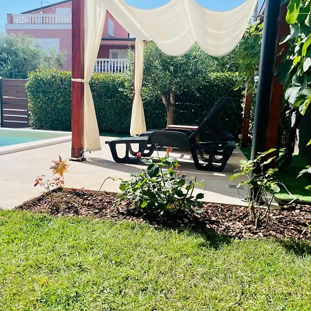 Boutique With Private Pool For Your Exclusive Use * Novigrad (Istria)