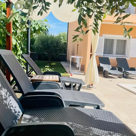 Boutique With Private Pool For Your Exclusive Use شقة