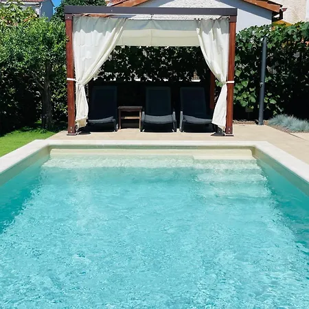 Boutique With Private Heated Pool