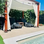 Boutique With Private Heated Pool Apartmán *