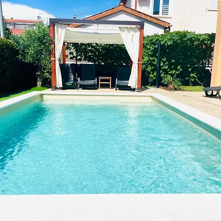 Apartment Boutique With Private Heated Pool
