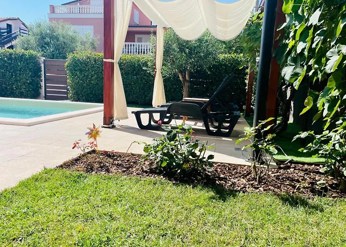 Boutique Apartment With Private Heated Pool For Your Exclusive Use * Novigrad Istria