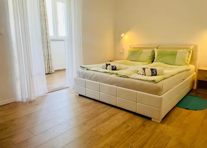 Boutique Apartment With Private Heated Pool For Your Exclusive Use Novigrad Istria