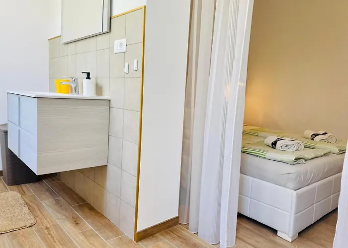 Boutique Apartment With Private Heated Pool For Your Exclusive Use * Novigrad Istria